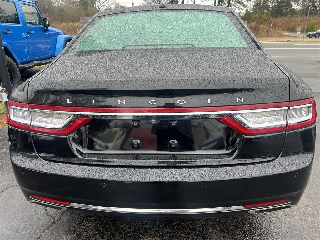 2017 Lincoln Continental Select photo