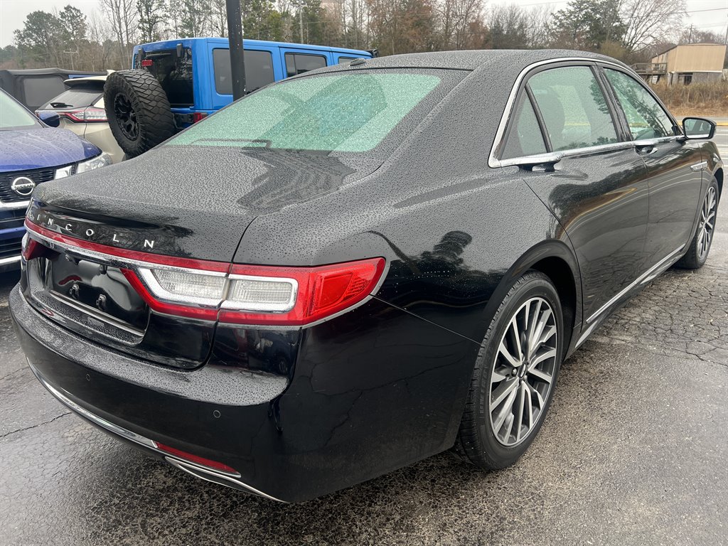 2017 Lincoln Continental Select photo