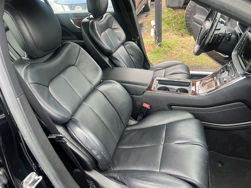 2017 Lincoln Continental Select photo