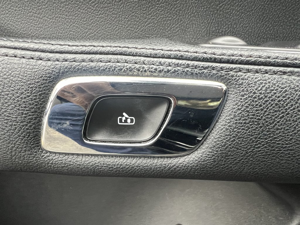 2017 Lincoln Continental Select photo