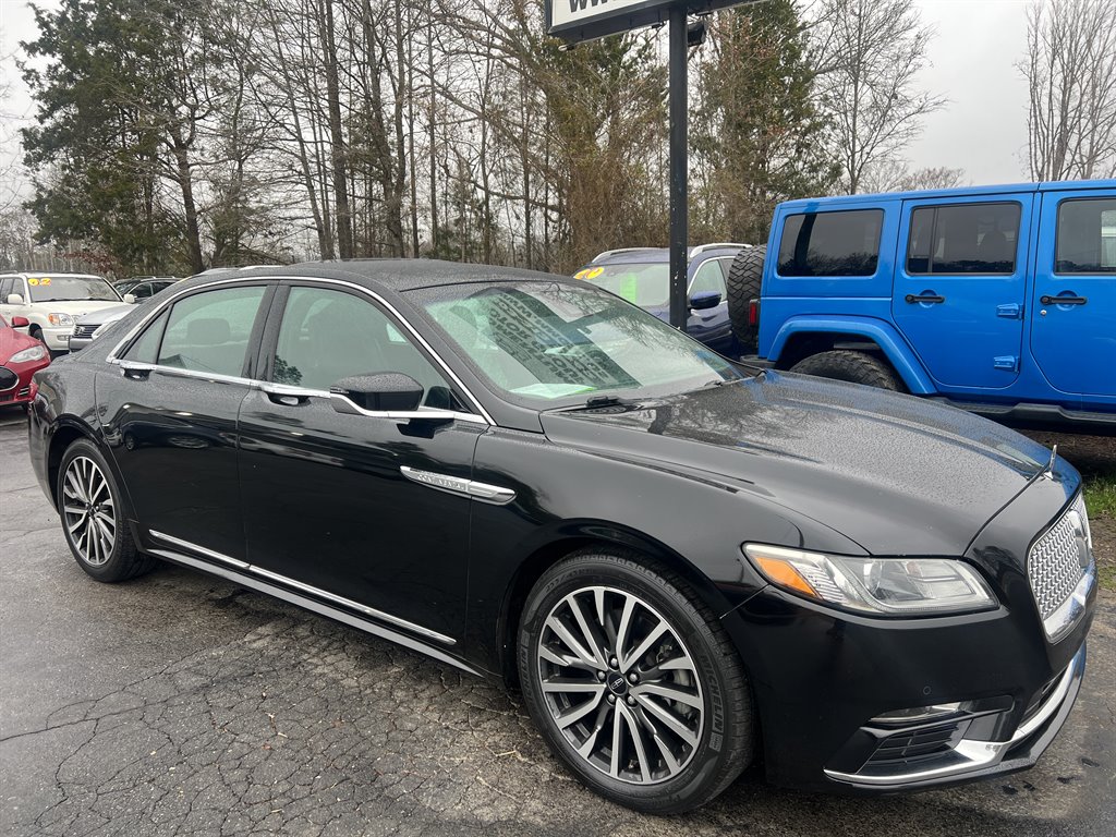 2017 Lincoln Continental Select photo