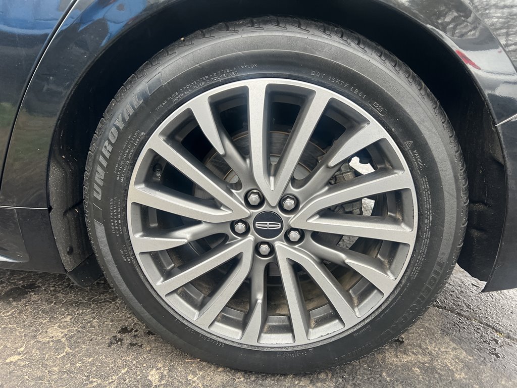 2017 Lincoln Continental Select photo