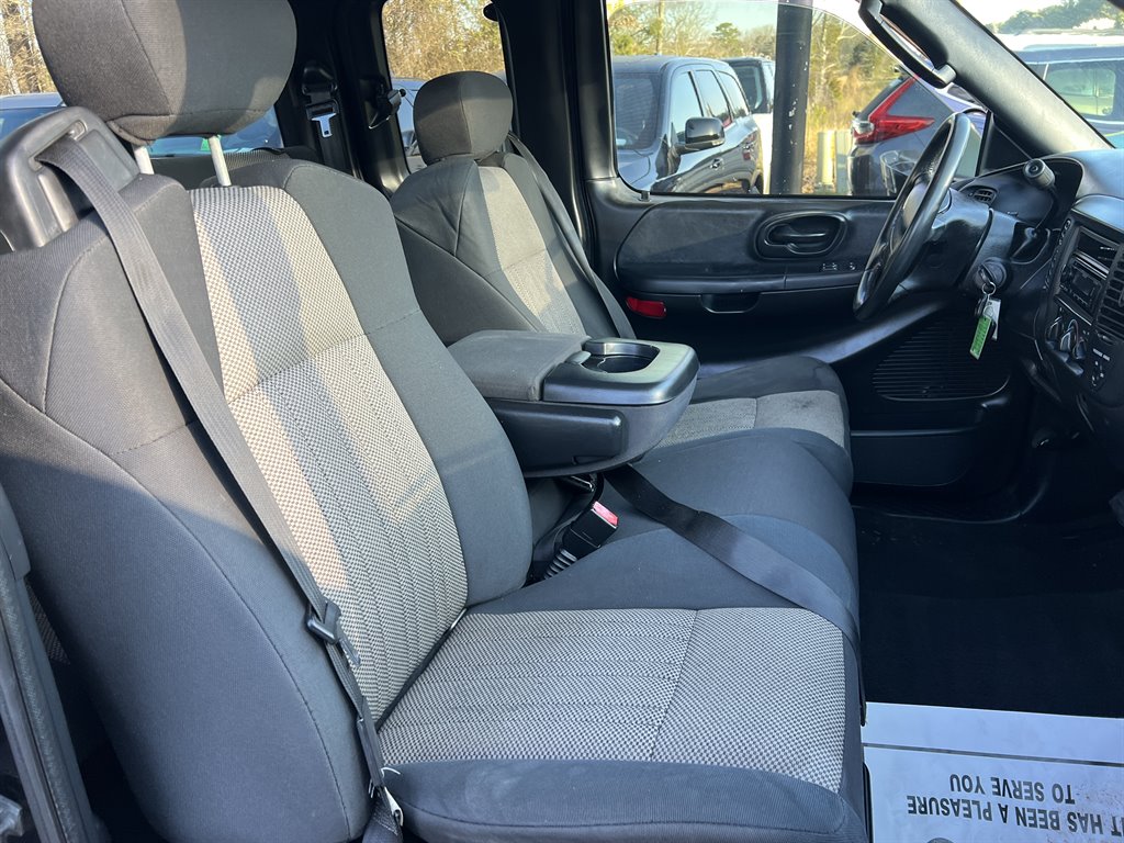 2003 Ford F-150 XL photo