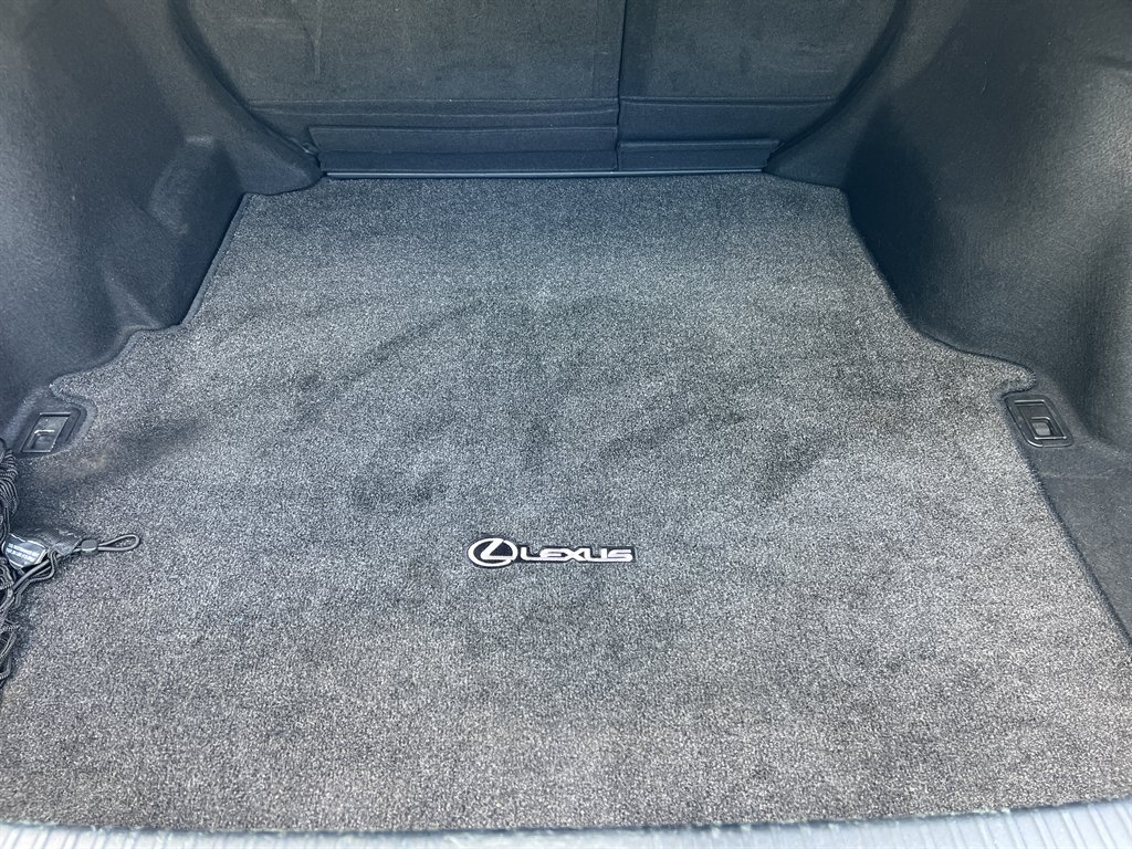 2015 Lexus IS 350 photo
