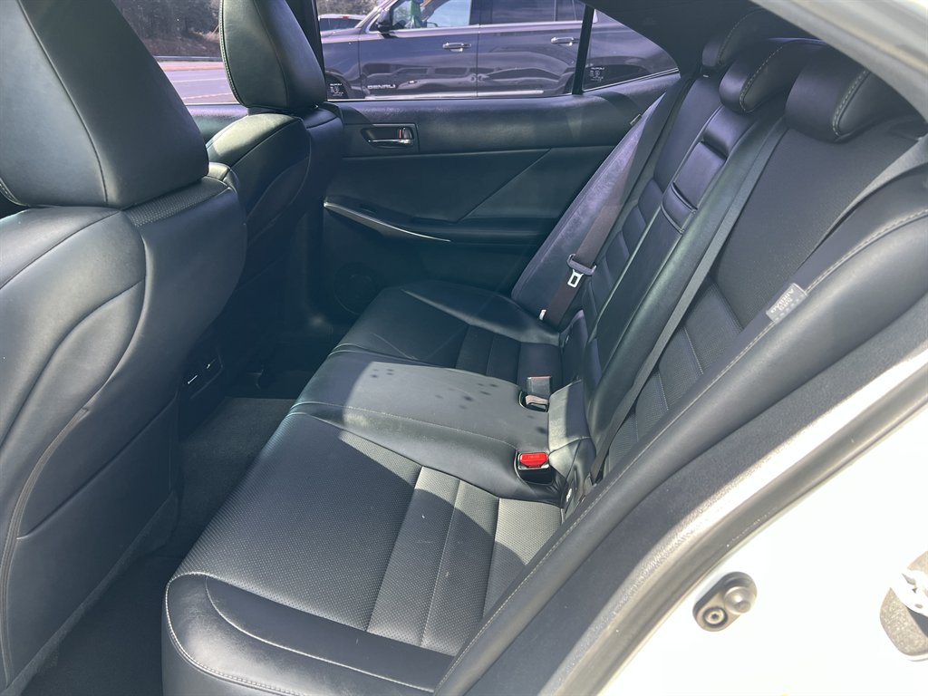 2015 Lexus IS 350 photo