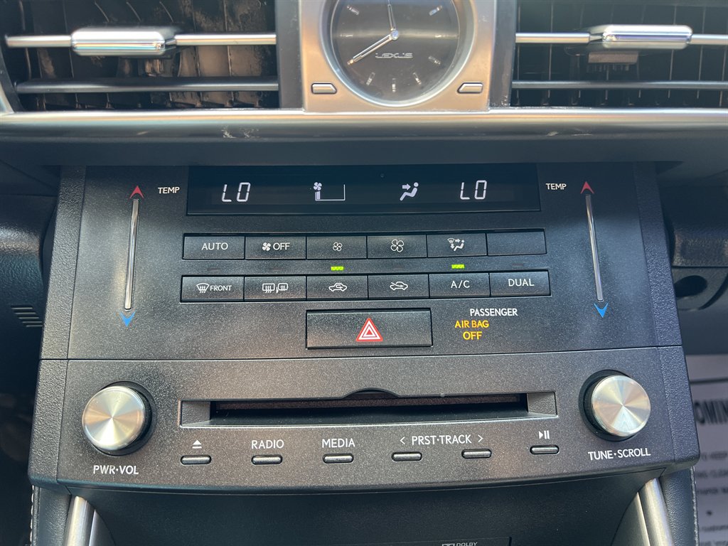 2015 Lexus IS 350 photo