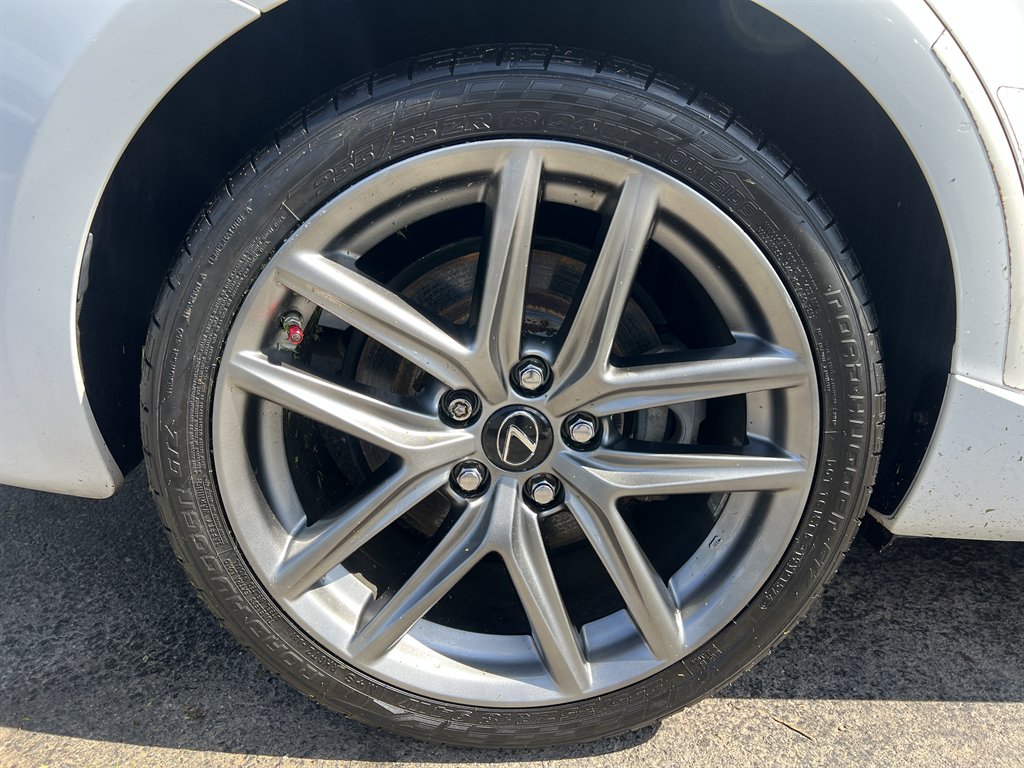 2015 Lexus IS 350 photo