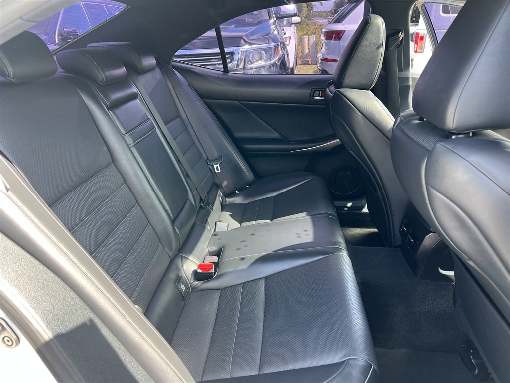2015 Lexus IS 350 photo