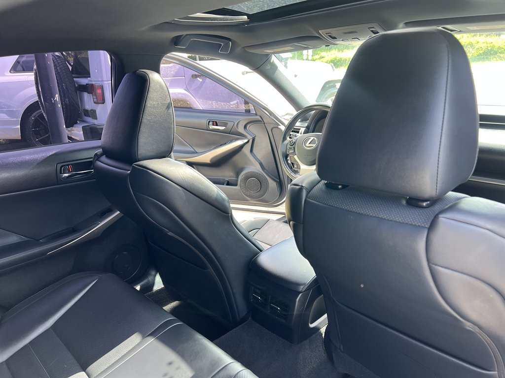 2015 Lexus IS 350 photo