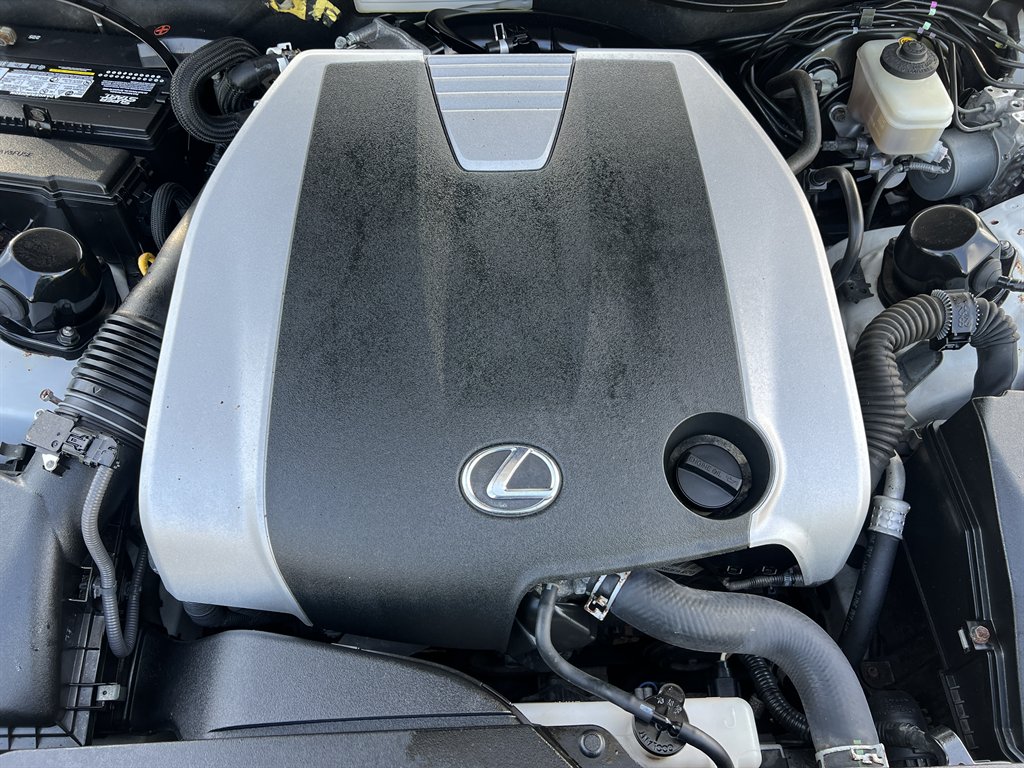 2015 Lexus IS 350 photo