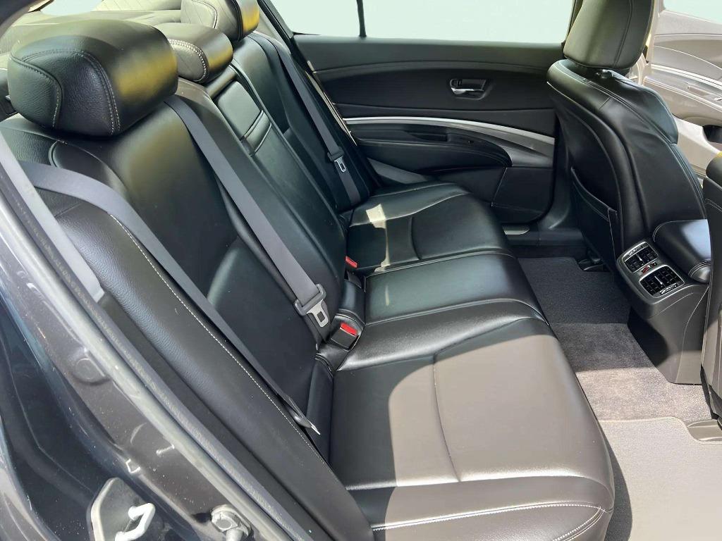 2014 Acura RL - $15,995