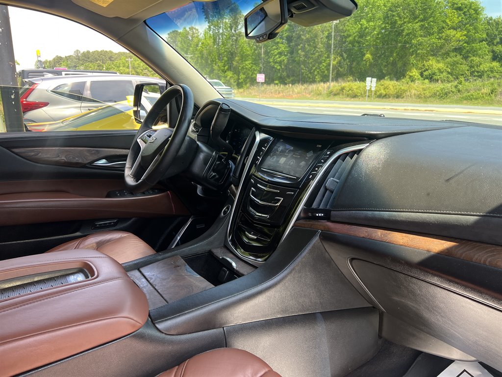 2016 Cadillac Escalade ESV Luxury photo