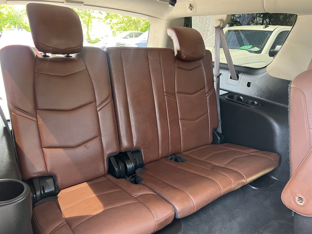 2016 Cadillac Escalade ESV Luxury photo