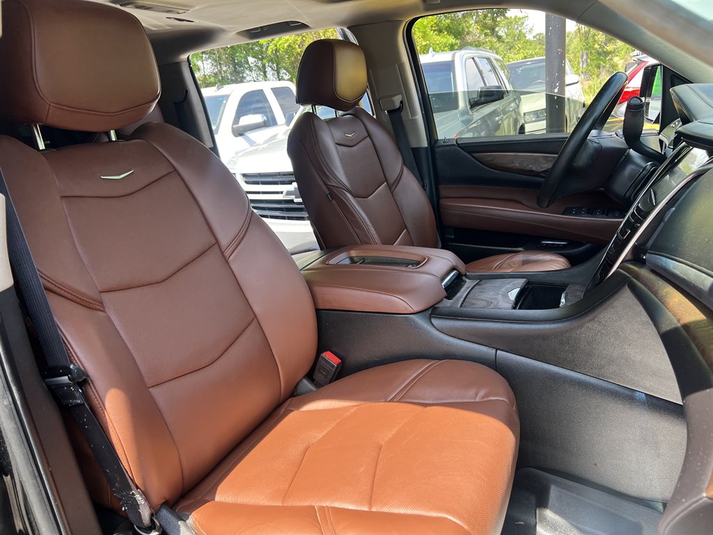 2016 Cadillac Escalade ESV Luxury photo