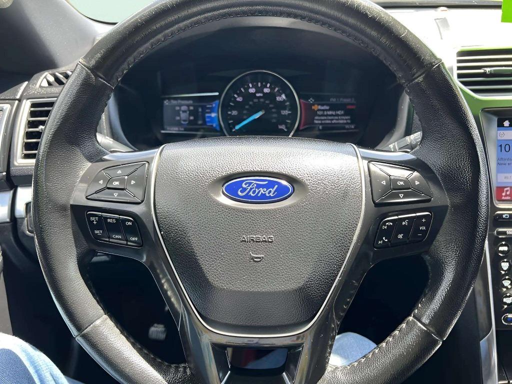 2017 Ford Explorer - $15,995