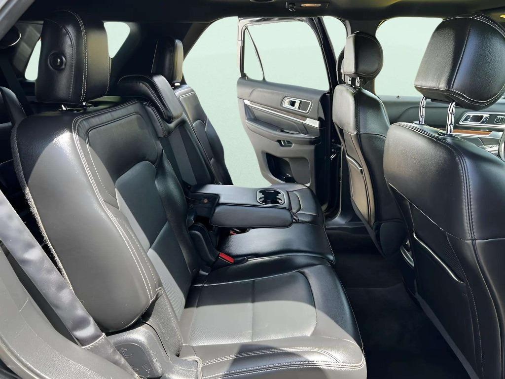 2017 Ford Explorer - $15,995
