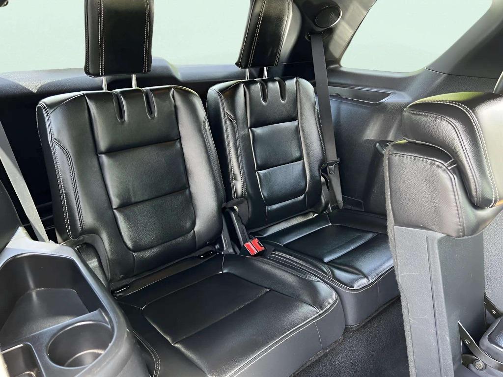2017 Ford Explorer - $15,995