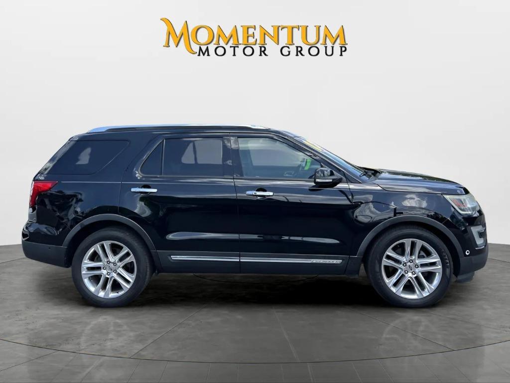 2017 Ford Explorer - $15,995
