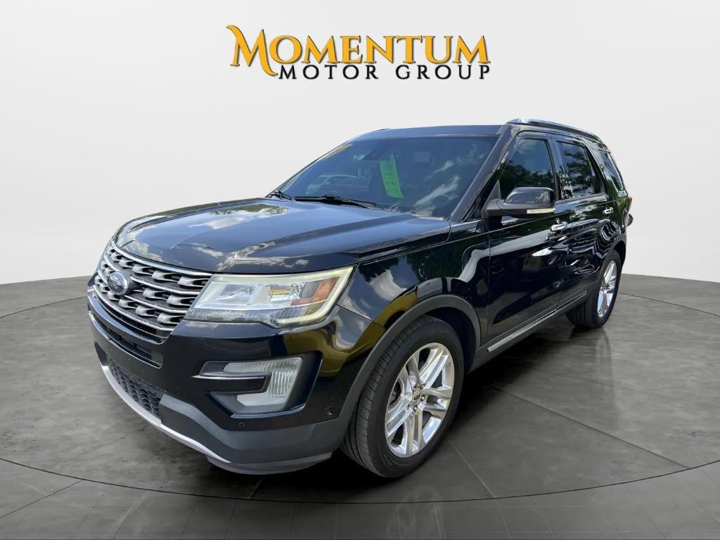 2017 Ford Explorer - $15,995