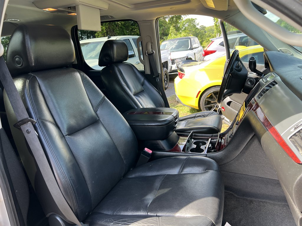 2008 Cadillac Escalade ESV photo