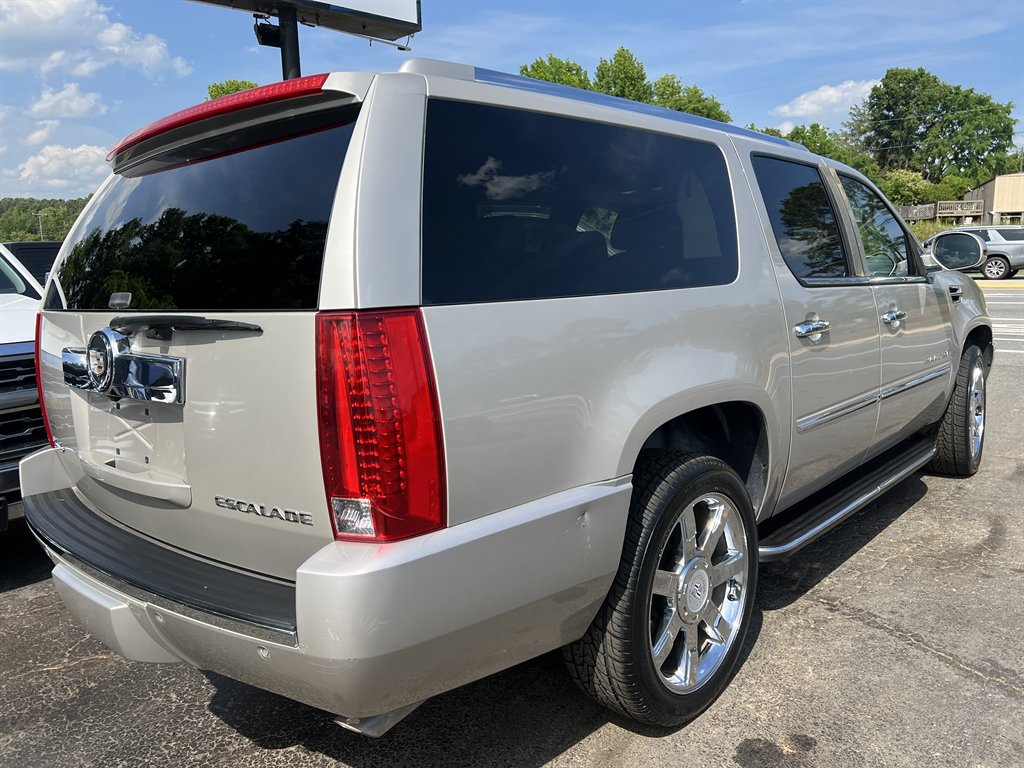 2008 Cadillac Escalade ESV photo