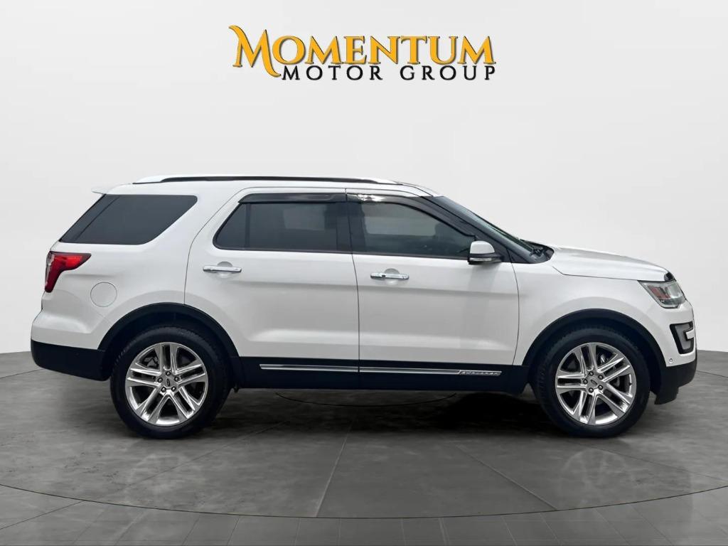 2017 Ford Explorer - $15,995