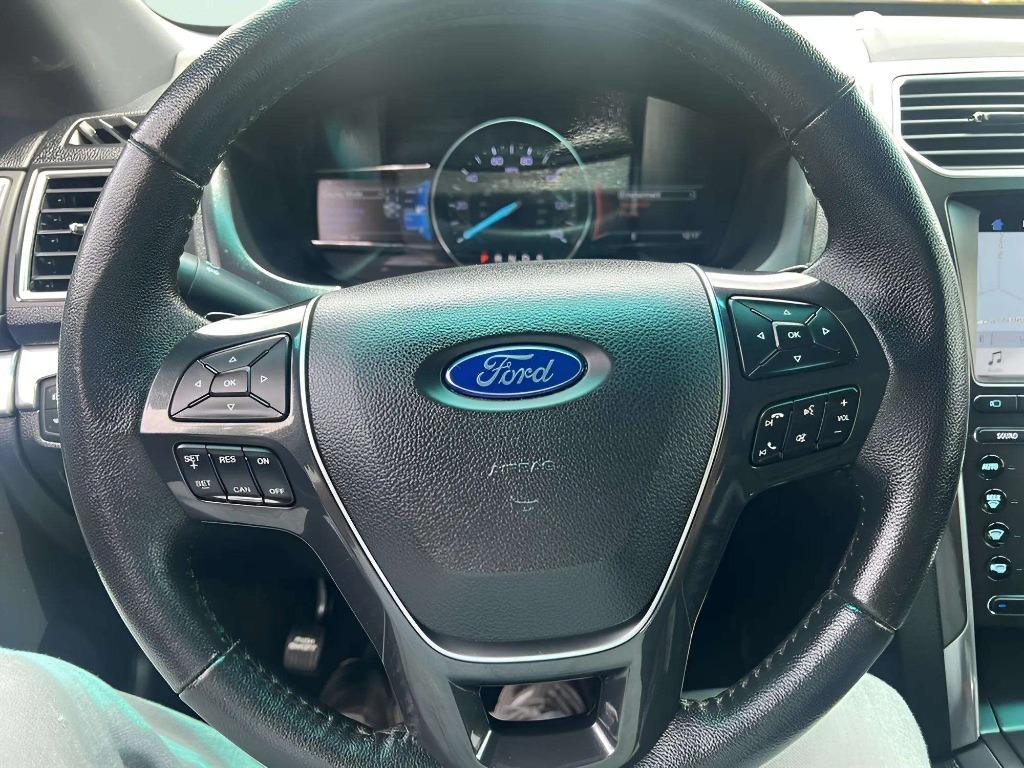 2017 Ford Explorer - $15,995