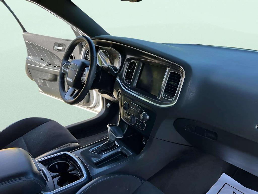 2017 Dodge Charger - $26,995