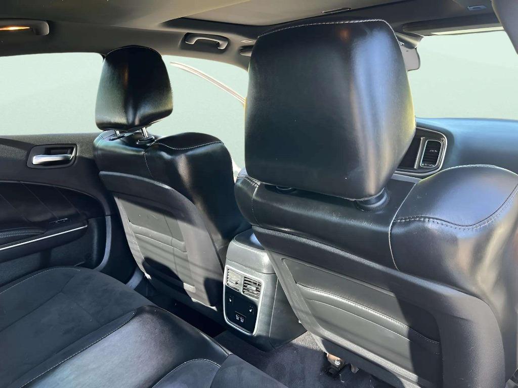 2017 Dodge Charger - $26,995