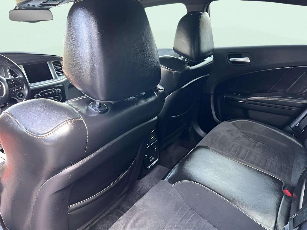 2018 Dodge Charger - $32,995