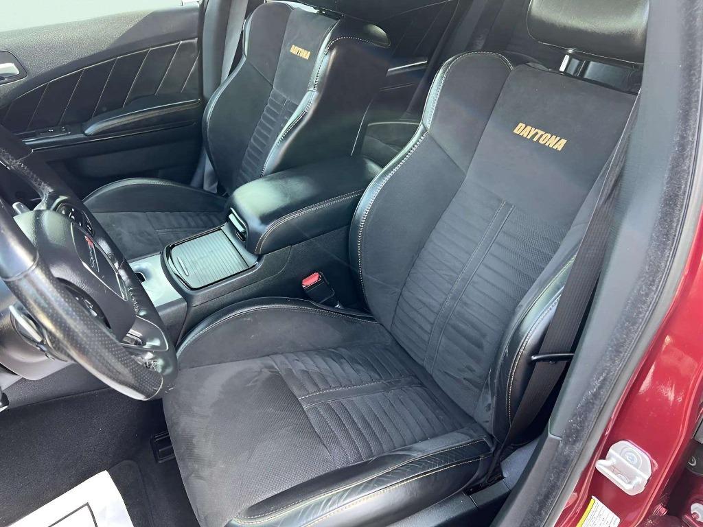 2018 Dodge Charger - $32,995