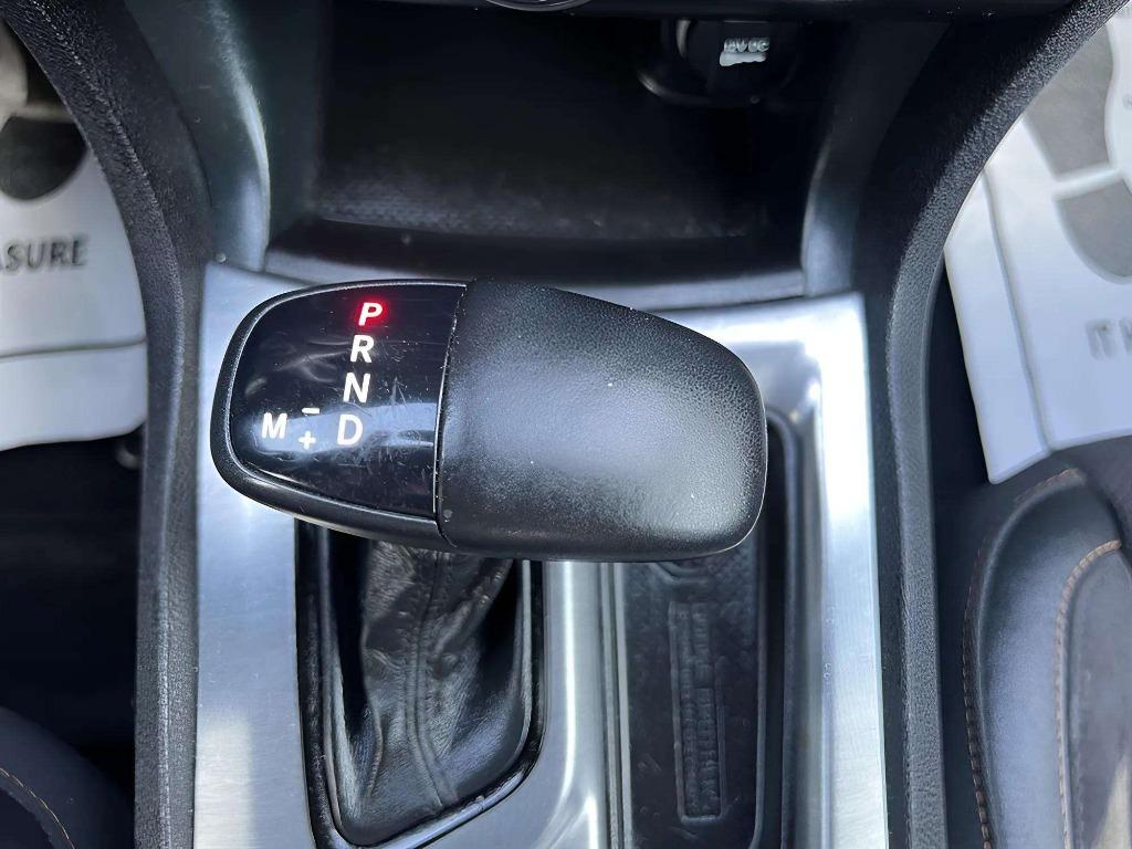 2018 Dodge Charger - $32,995