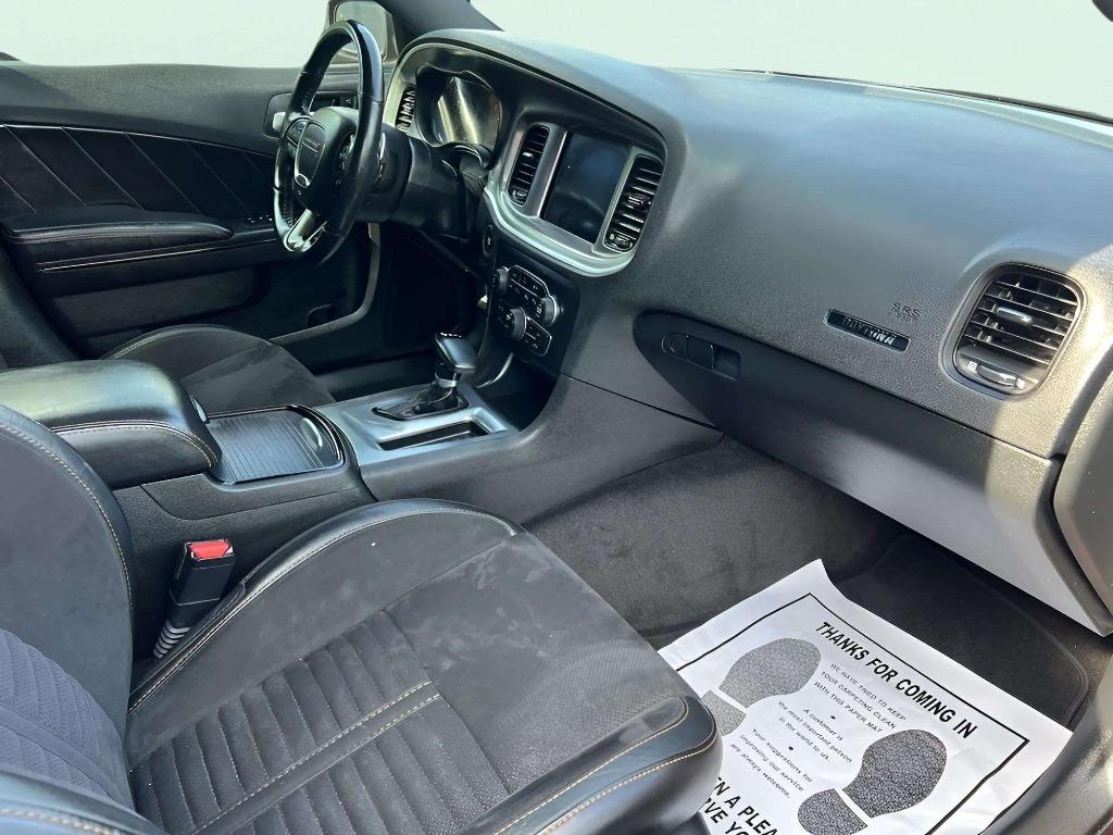 2018 Dodge Charger - $32,995