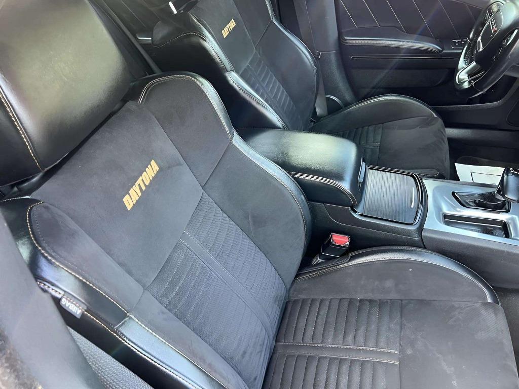 2018 Dodge Charger - $32,995