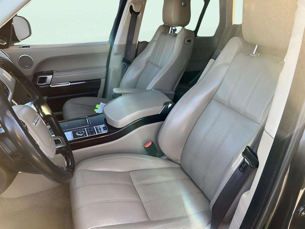 2016 Land Rover Range Rover - $17,995