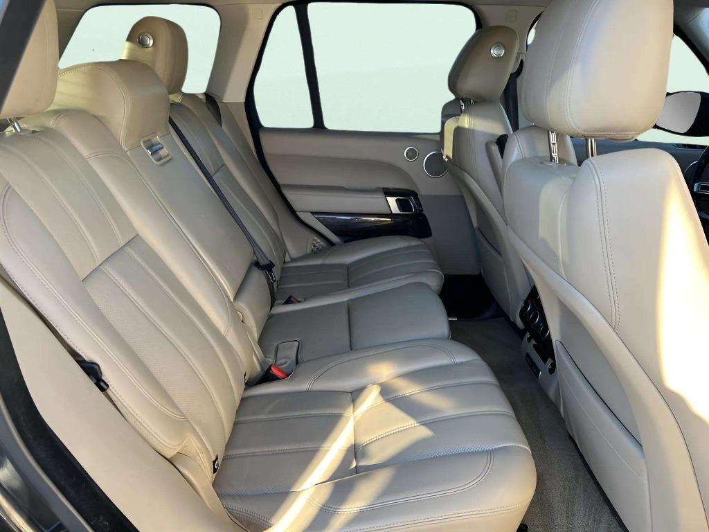 2016 Land Rover Range Rover - $17,995