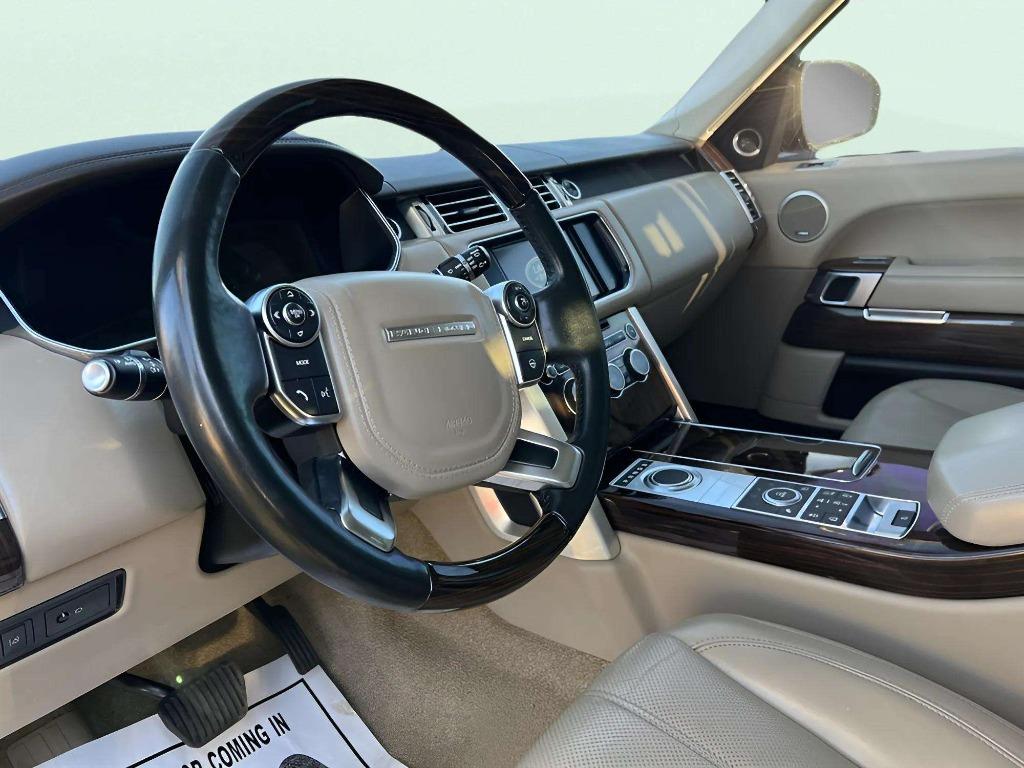 2016 Land Rover Range Rover - $17,995