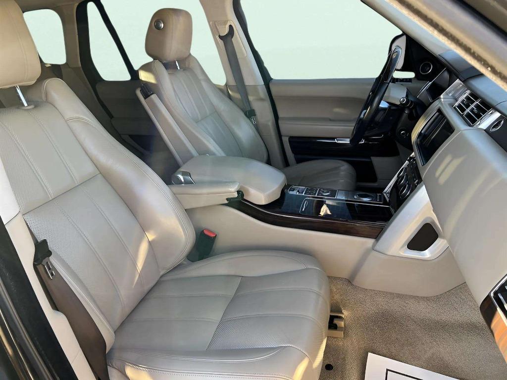 2016 Land Rover Range Rover - $17,995