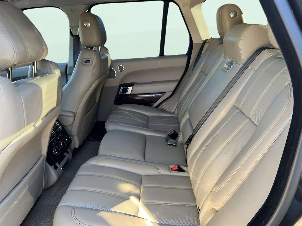 2016 Land Rover Range Rover - $17,995