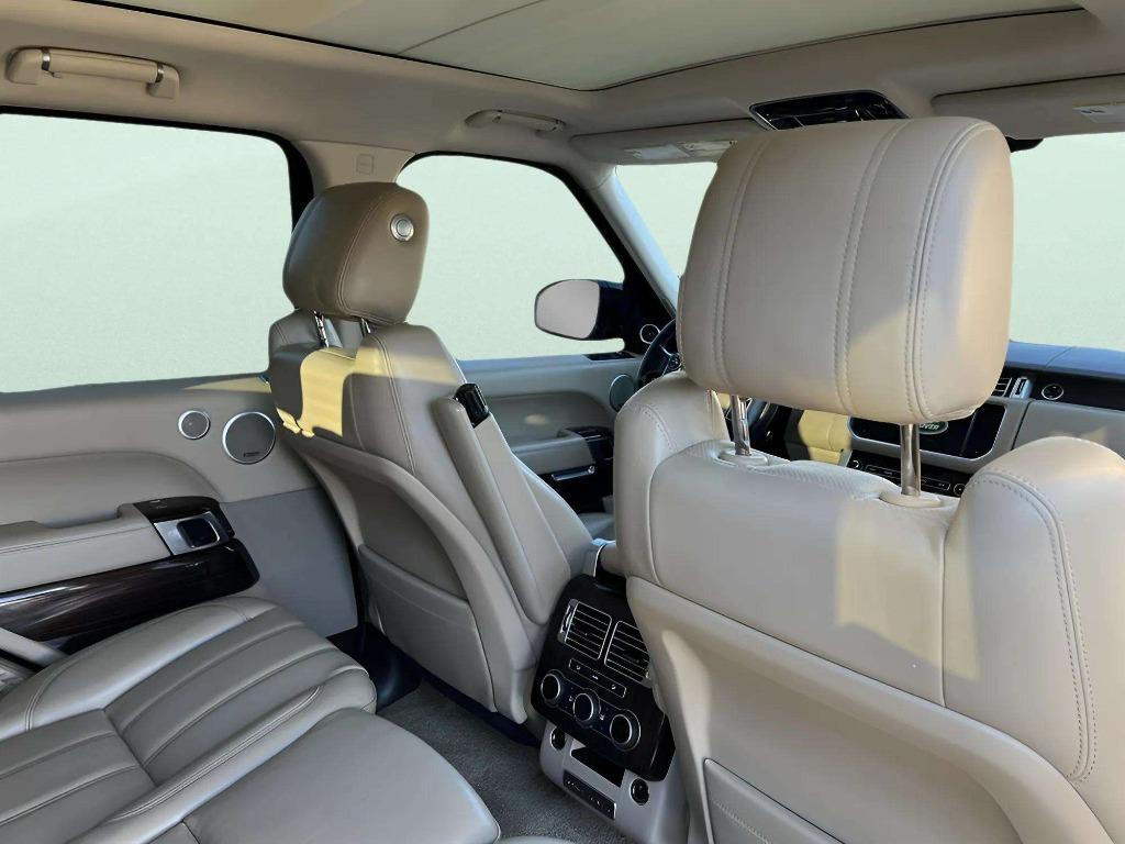 2016 Land Rover Range Rover - $17,995