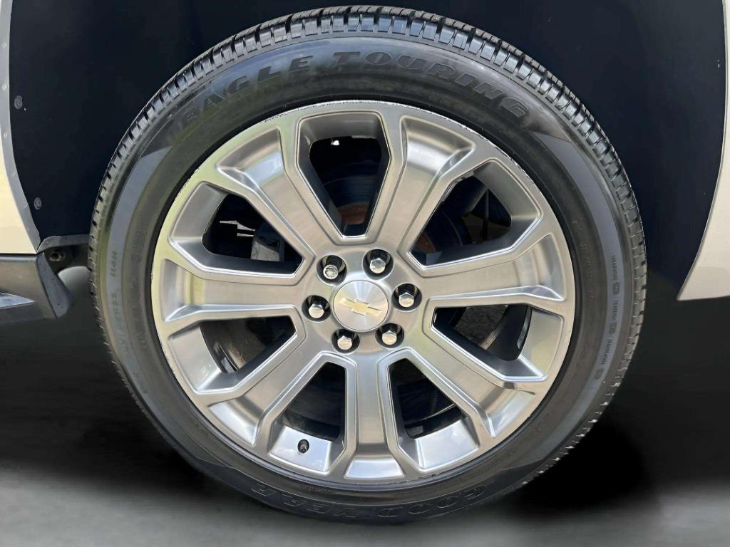 2017 Chevrolet Suburban - $19,995