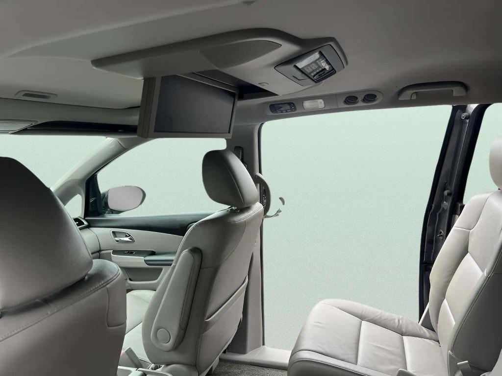 2016 Honda Odyssey - $13,995