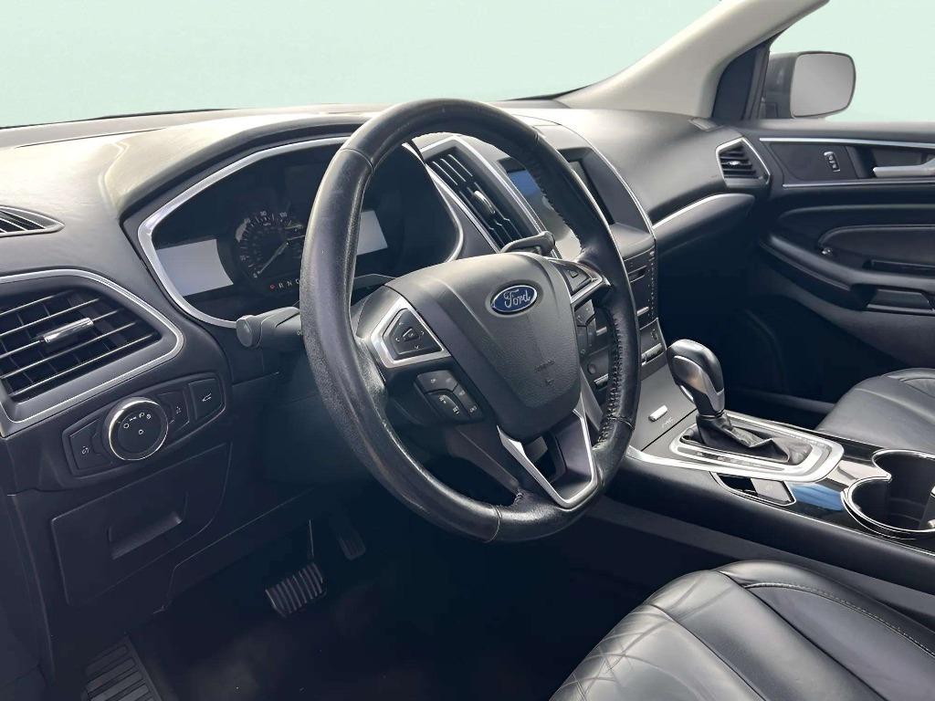 2016 Ford Edge - $10,995