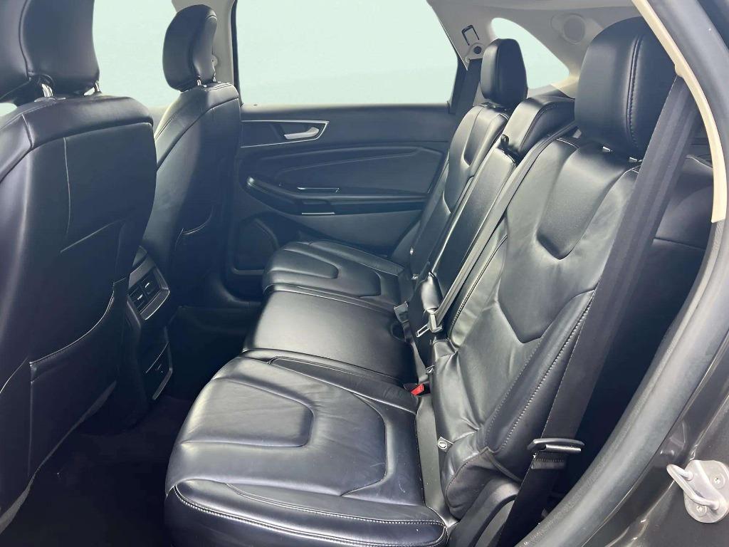 2016 Ford Edge - $10,995