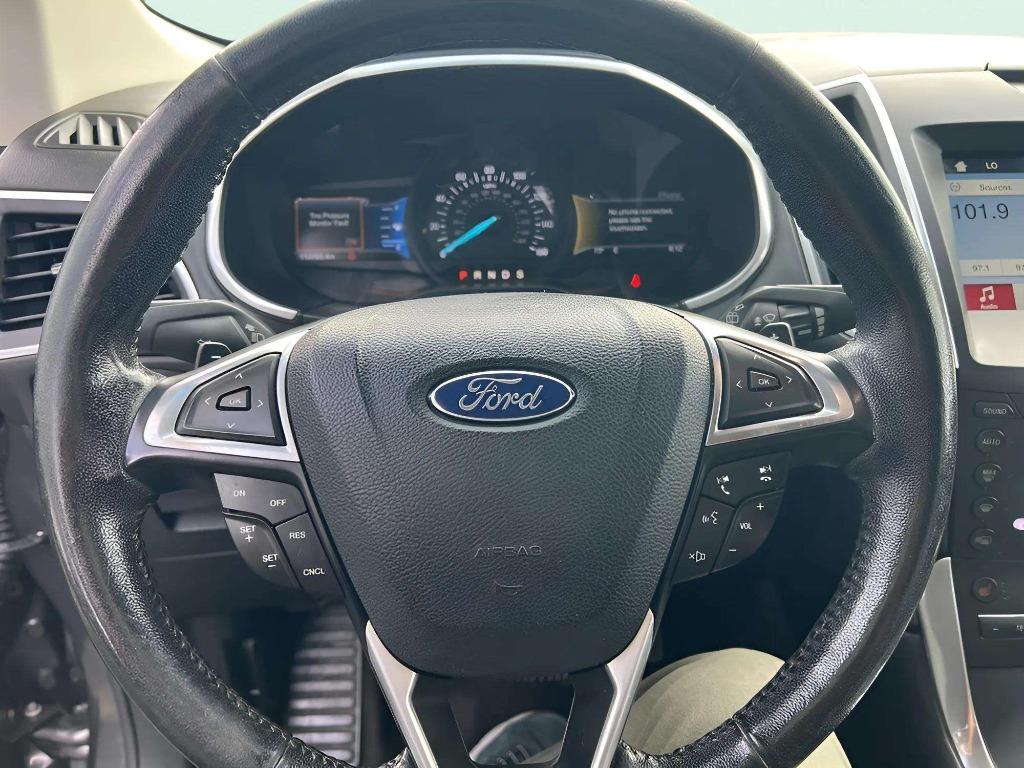 2016 Ford Edge - $10,995