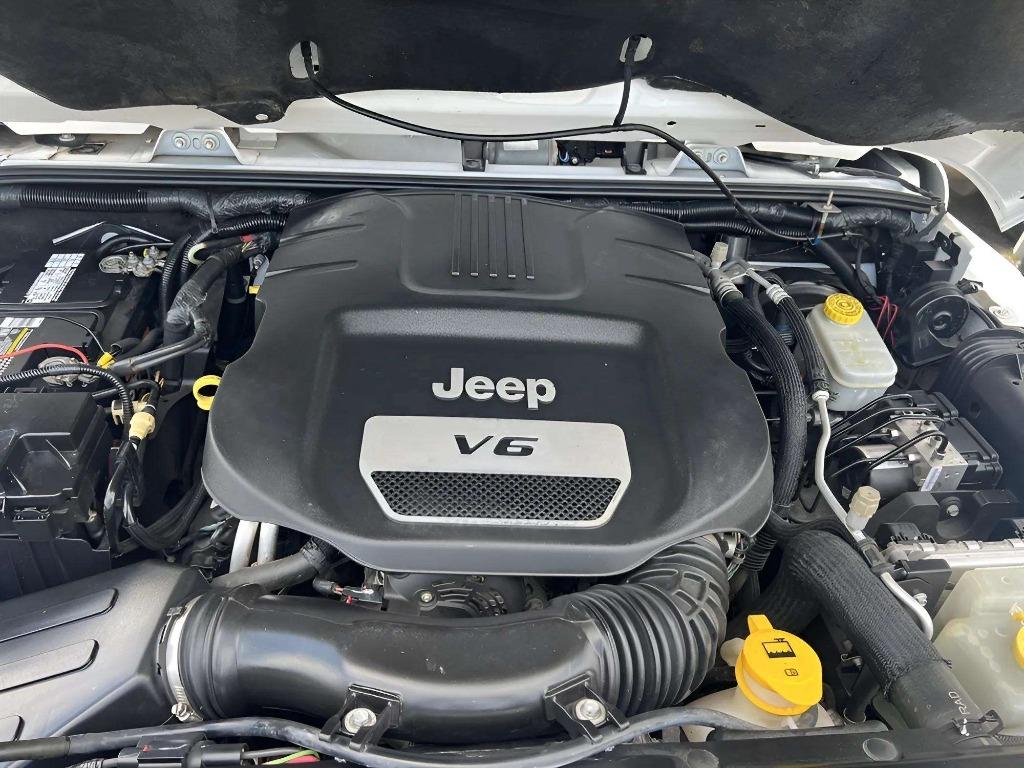 2015 Jeep Wrangler - $20,995