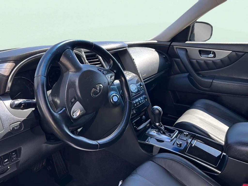 2015 INFINITI QX70 - $14,995