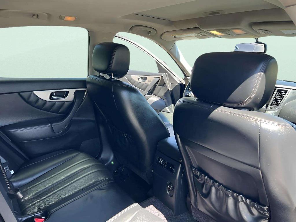 2015 INFINITI QX70 - $14,995