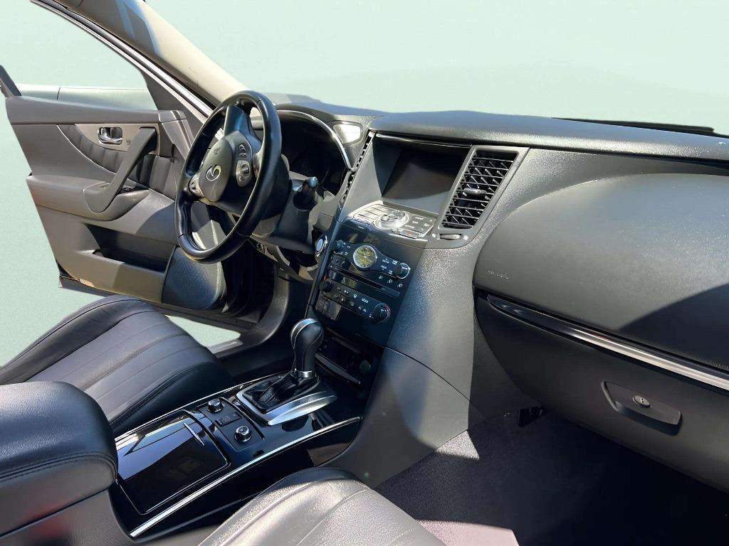 2015 INFINITI QX70 - $14,995