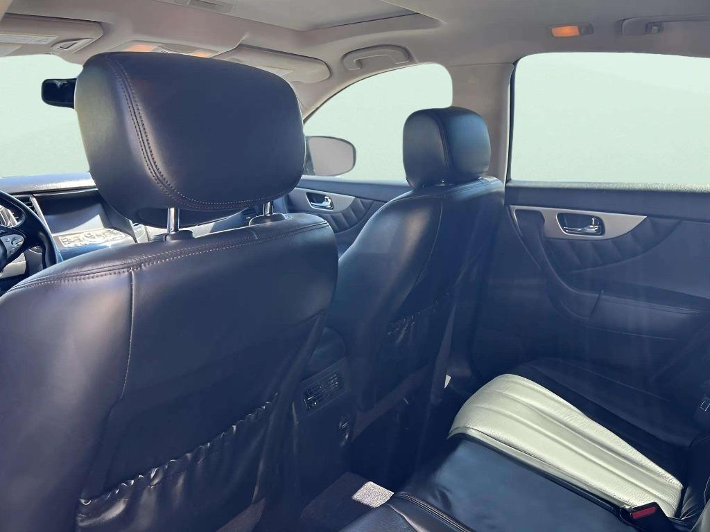 2015 INFINITI QX70 - $14,995